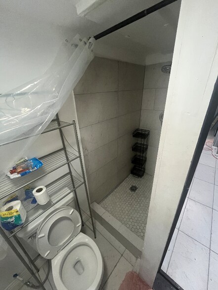 Building Photo - 6937 Guilford Rd