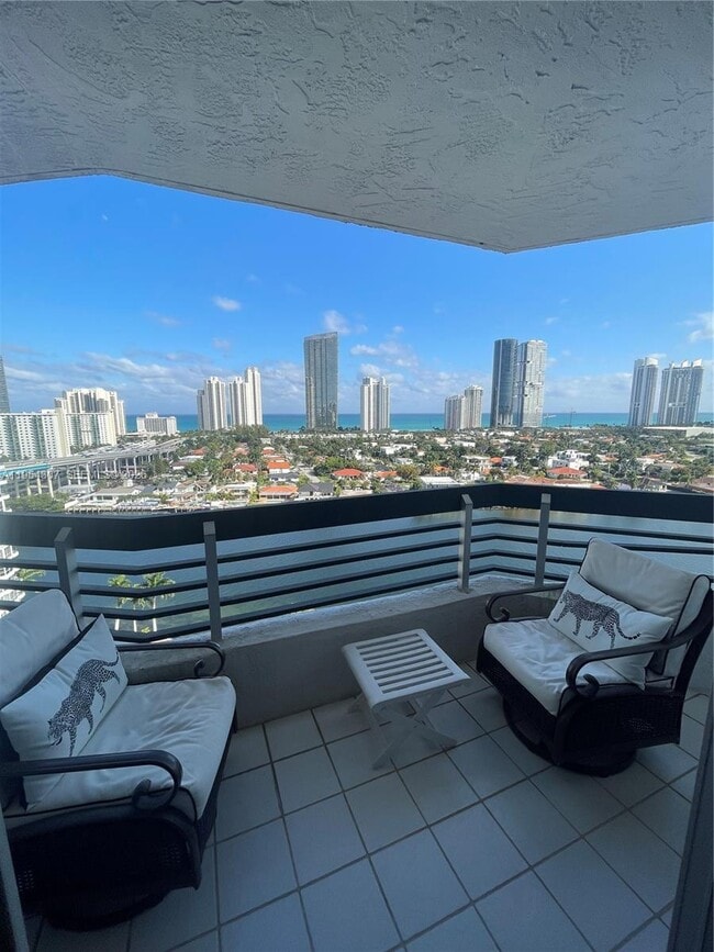 Building Photo - 19101 NE 36th Pl