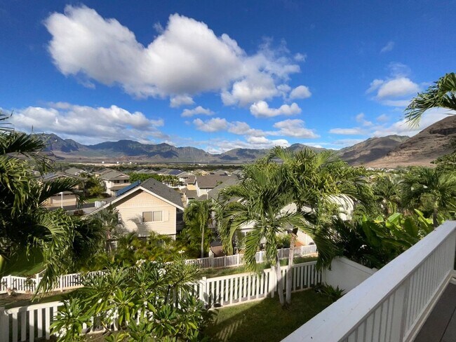 Building Photo - 4 bedroom, 2.5 bath, Mountain and Ocean Balcony Views, Solar Panels