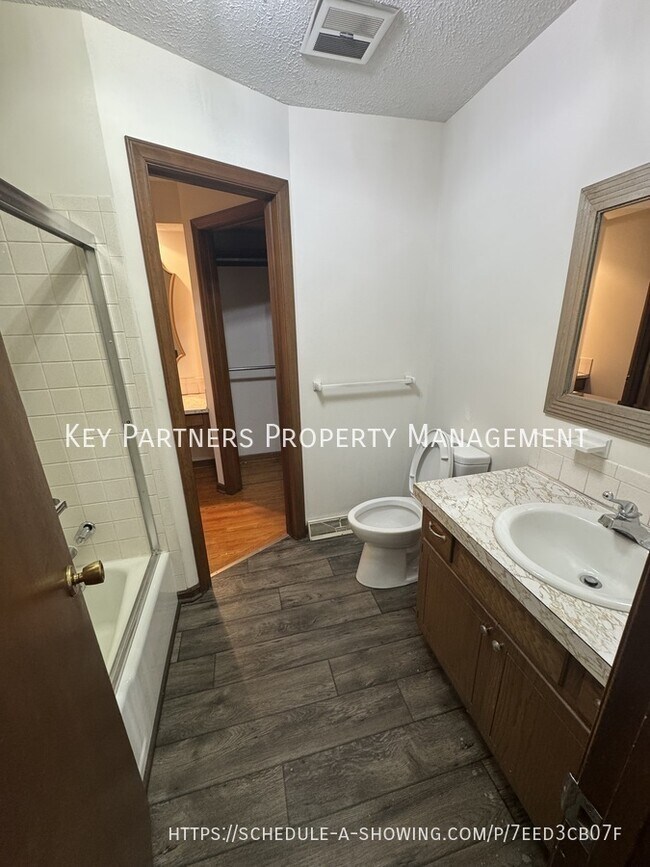 Building Photo - 6012 Halsey-