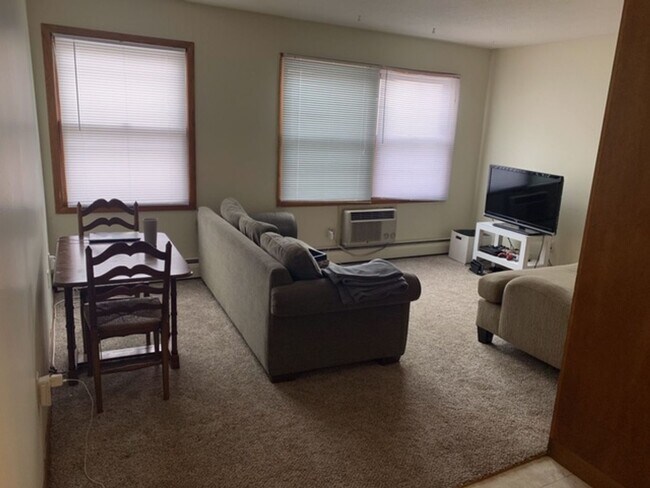 Interior Photo - 11th on Campus