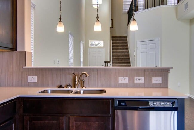 Building Photo - 3240 E Whitestone Blvd