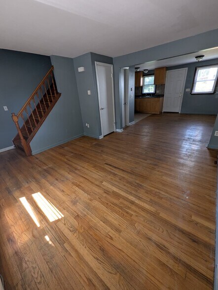 Primary Photo - 66 Clinton Ave