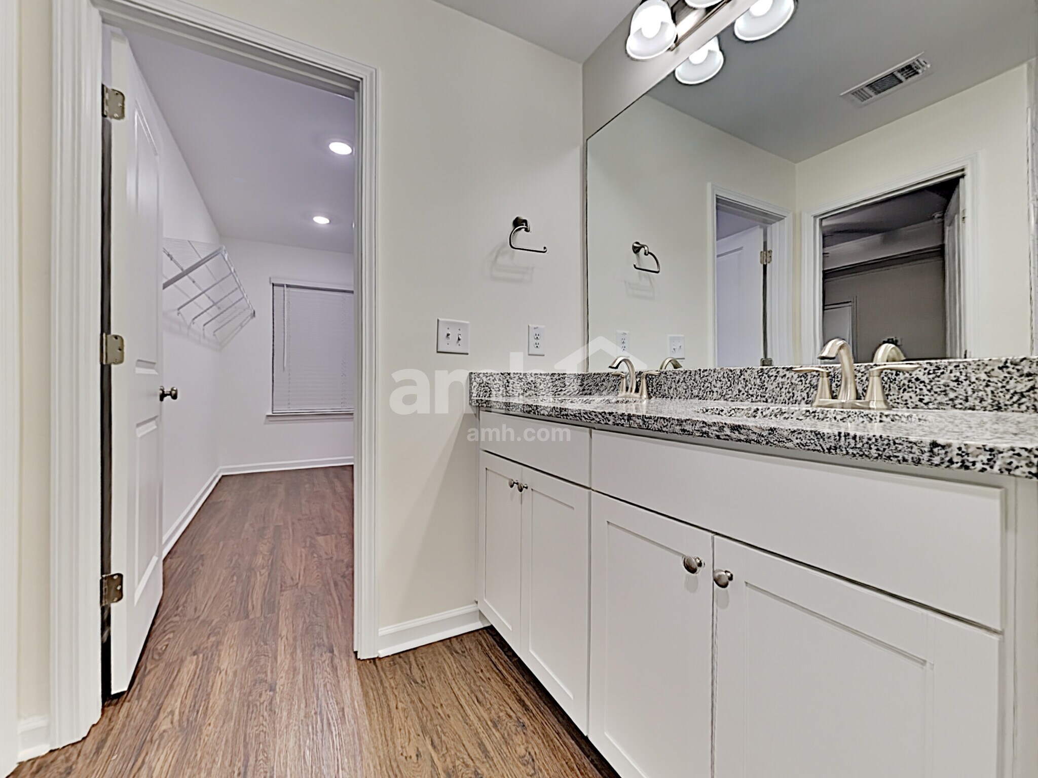 Building Photo - 428 Camp dr