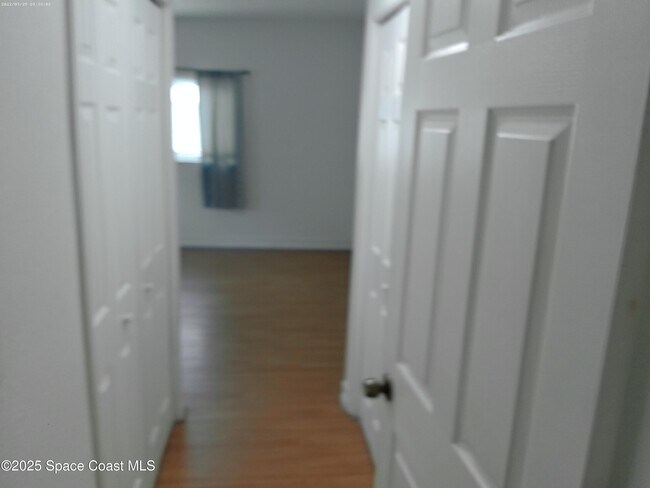 Building Photo - 855 Delano Rd