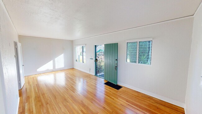 Building Photo - Unfurnished One Bedroom for Rent in Corona...