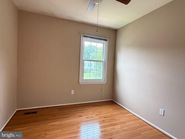 Building Photo - 9613 Ashbourn Dr