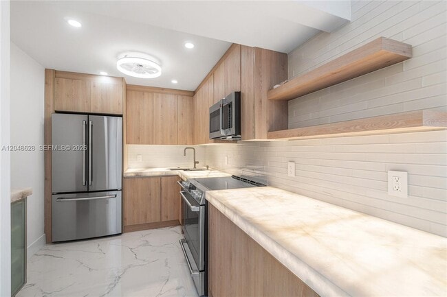Building Photo - 4505 S Ocean Blvd