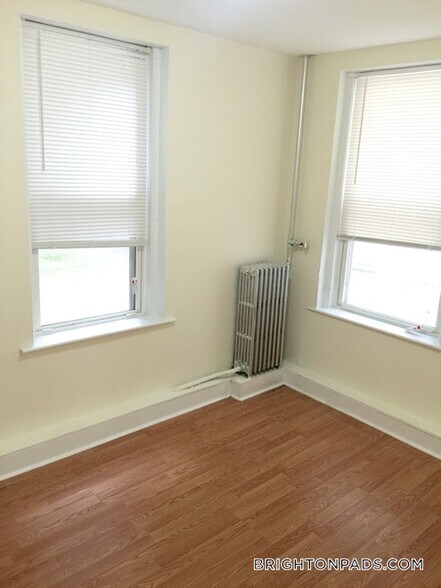 Building Photo - 135 Washington St