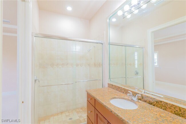 Building Photo - 2915 Coco Lakes Dr