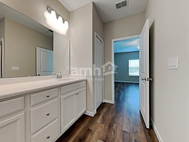 Building Photo - 69 Edge Park Trl