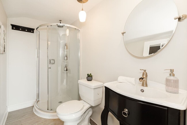 Building Photo - 1354 Broadway-SI ID1056136P