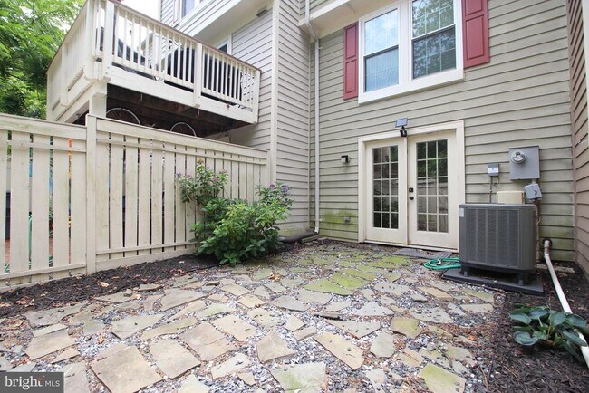 Building Photo - 11916 Fieldthorn Ct