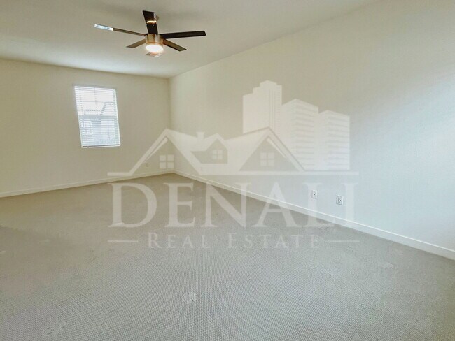 Building Photo - 17155 N 9th Pl