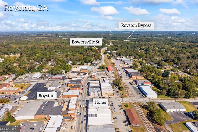 Building Photo - 958 Church St