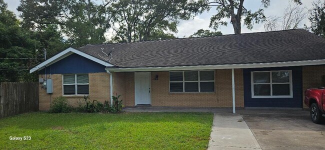 Primary Photo - 4102 California Ave