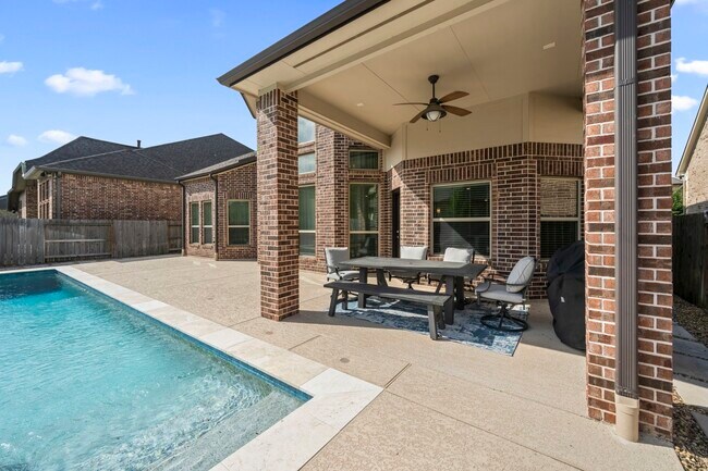 Building Photo - 3938 Avalon Ridge Dr