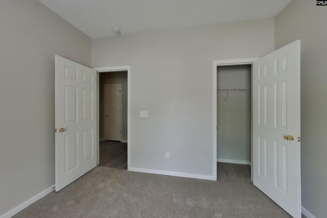 Building Photo - 110 Fawnhill Ct