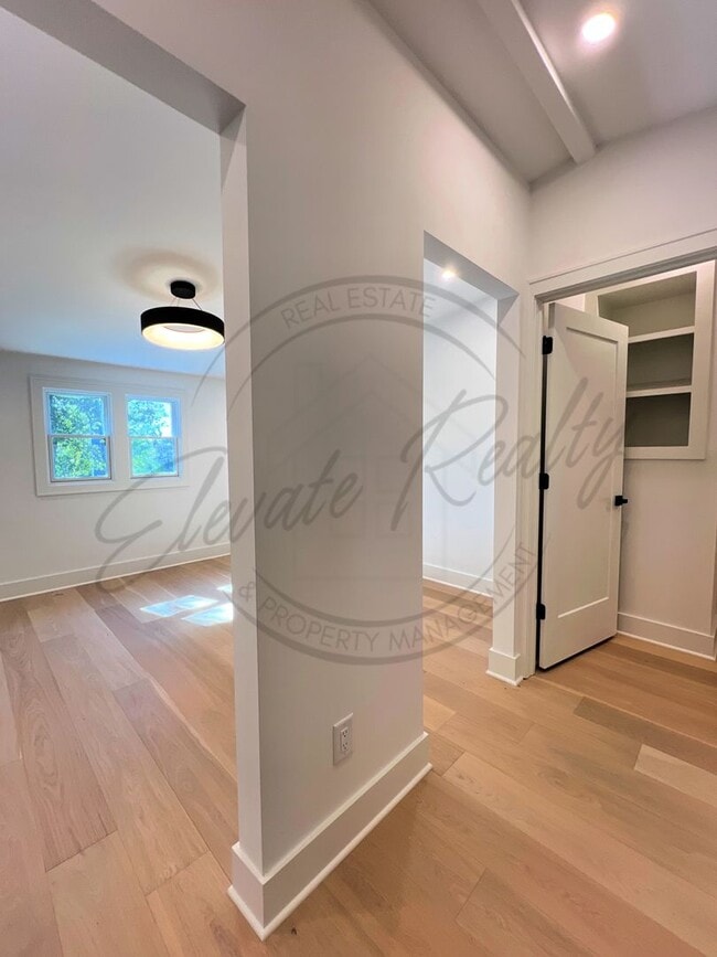 Building Photo - Modern Elegance in the Heart of Nashville ...