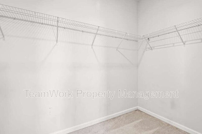 Building Photo - 214 Mercator Dr