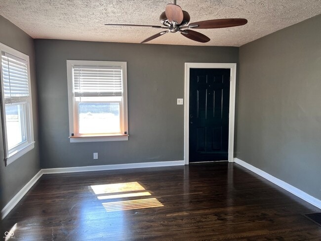 Building Photo - 1524 E 46th St