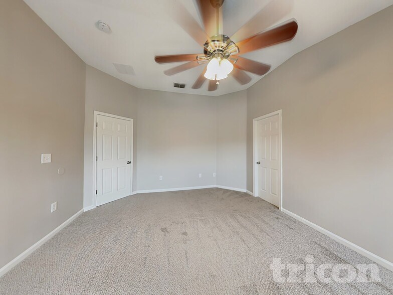 Building Photo - 3951 Hideaway Lane