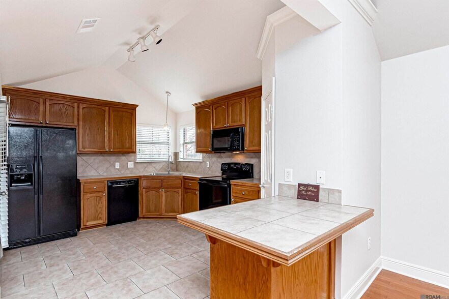 Building Photo - 37024 Rivergate Ave