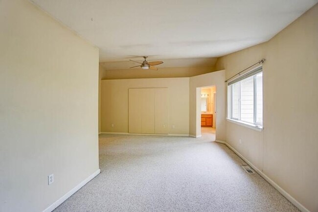 Building Photo - BEAUTIFUL FOUR BEDROOM HOME IN EAST COUNTY