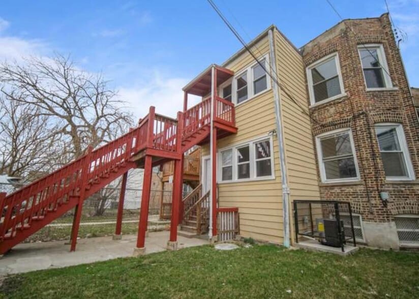 Building Photo - 6234 S Rhodes Ave
