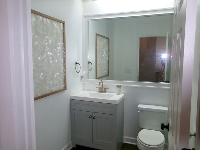 Building Photo - Walk to the Ocean from this 3 bedroom, 2.5...