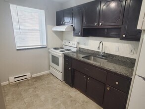 Building Photo - 24 Colgate Rd