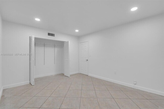 Building Photo - 6433 Windmill Gate Rd