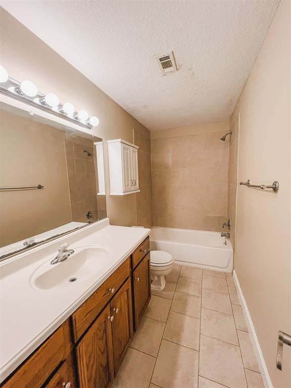 Building Photo - 724 Gubert Ln