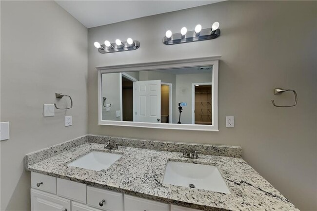 Building Photo - 3496 Heatherwood Ct