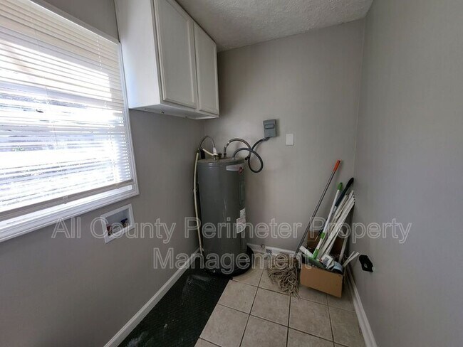 Building Photo - 5761 Deborah Dr