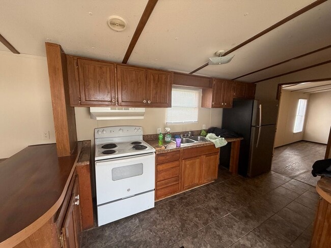 Building Photo - For Rent Deer Run