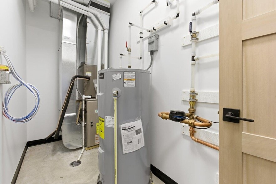 Building Photo - 2324 Sweetgrass Dr