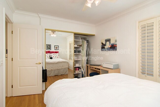 Building Photo - 8326 Via Sonoma