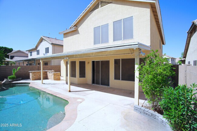 Building Photo - 842 N Naples Dr