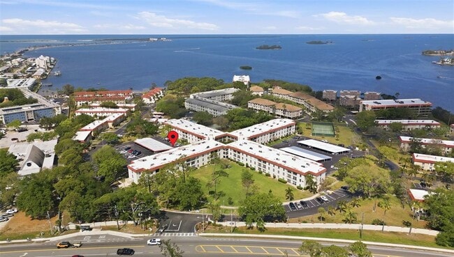 Building Photo - 2700 Bayshore Blvd