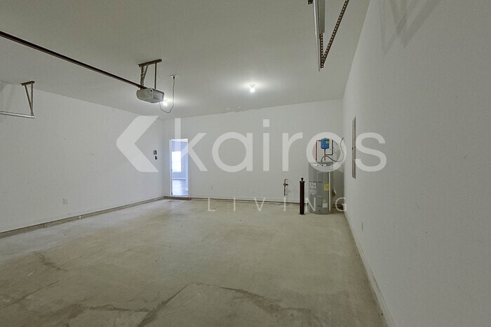 Building Photo - 134 White Oak Cir