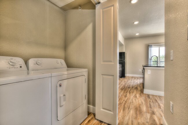 Building Photo - 303 W Prospect Rd