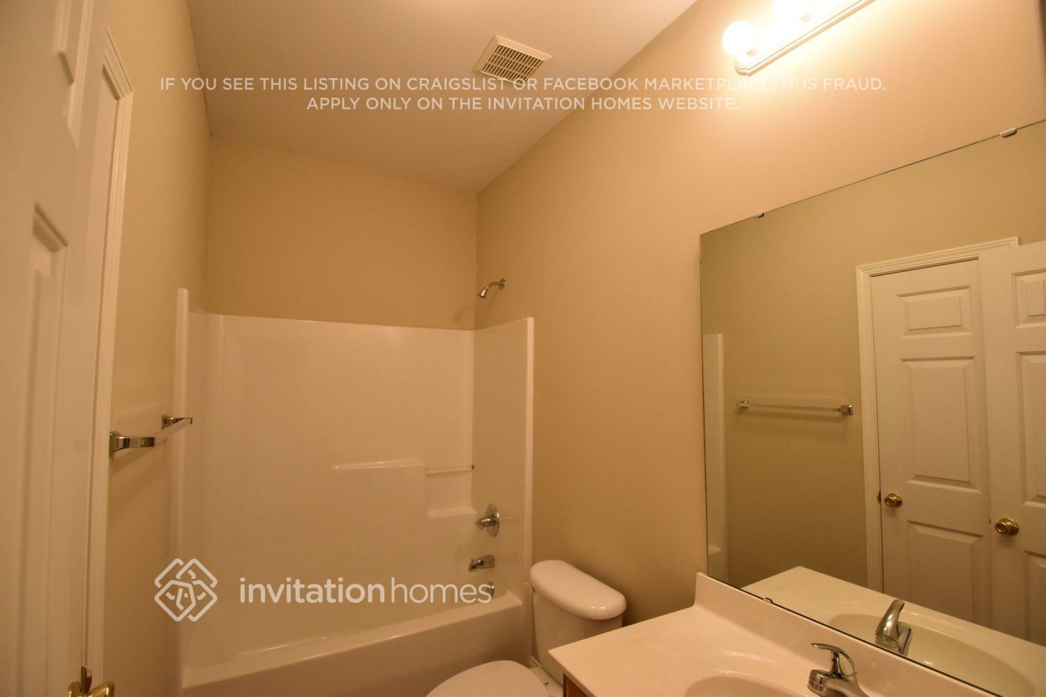 Building Photo - 2301 Cricket Ln