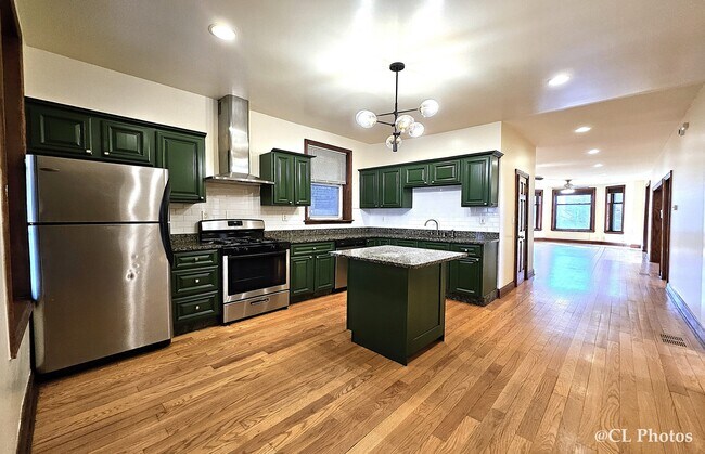 Building Photo - 2307 N Spaulding Ave