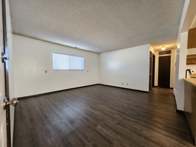 Building Photo - 2103 Chautard Dr