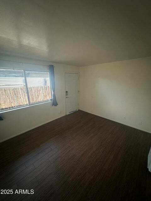 Building Photo - 828 W 2nd St