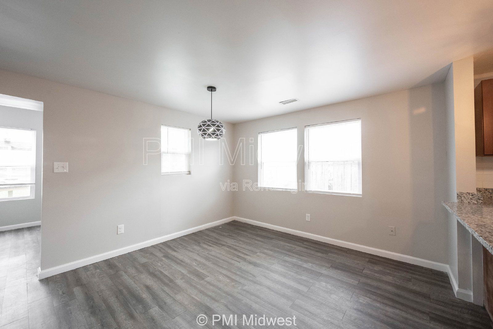 Building Photo - 955 N Traub Ave