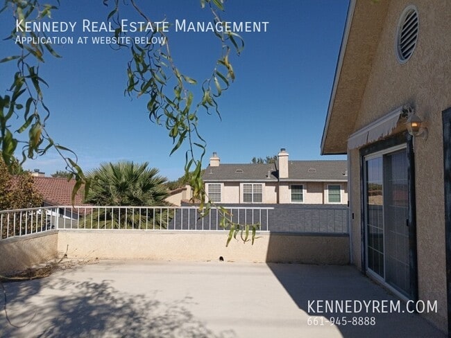 Building Photo - 461 W Ave K