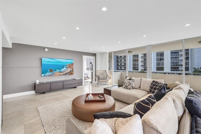 Building Photo - 11 Island Ave