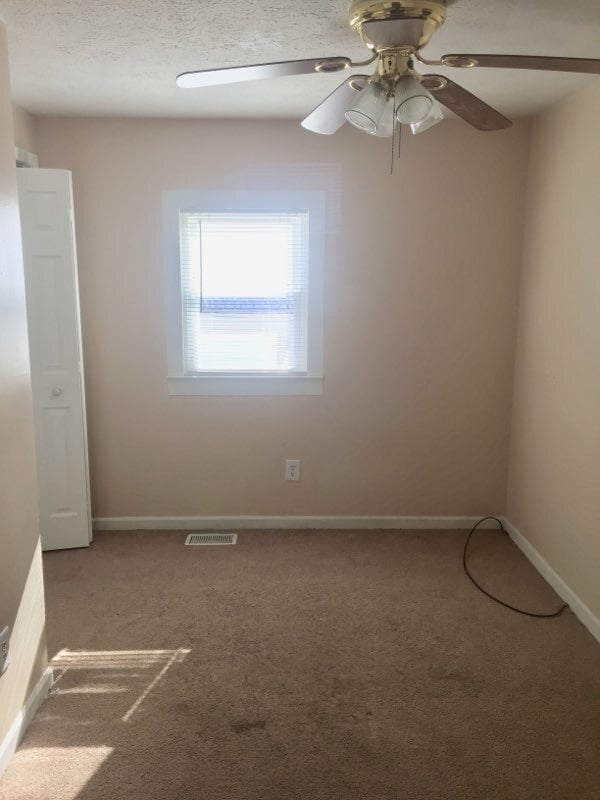 Building Photo - Large 3 Bedroom with 2 Car Garage